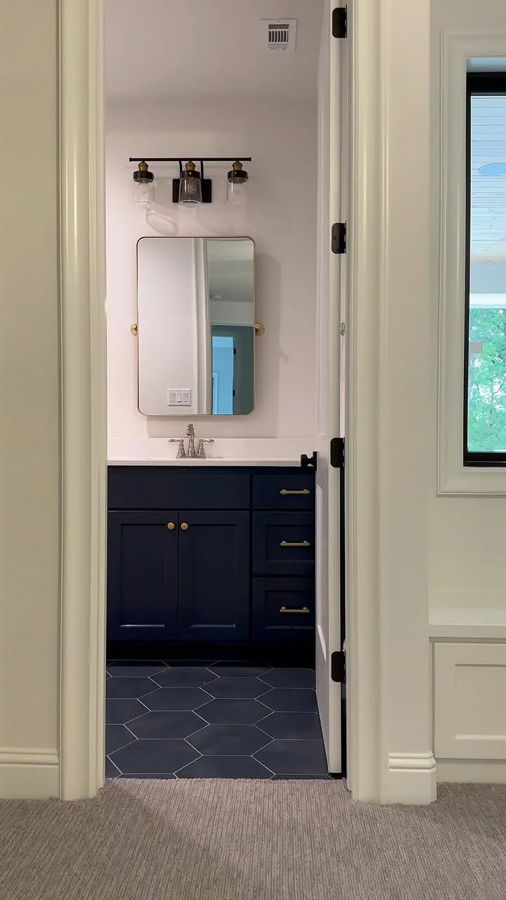 A finish detail in a Tredway custom home