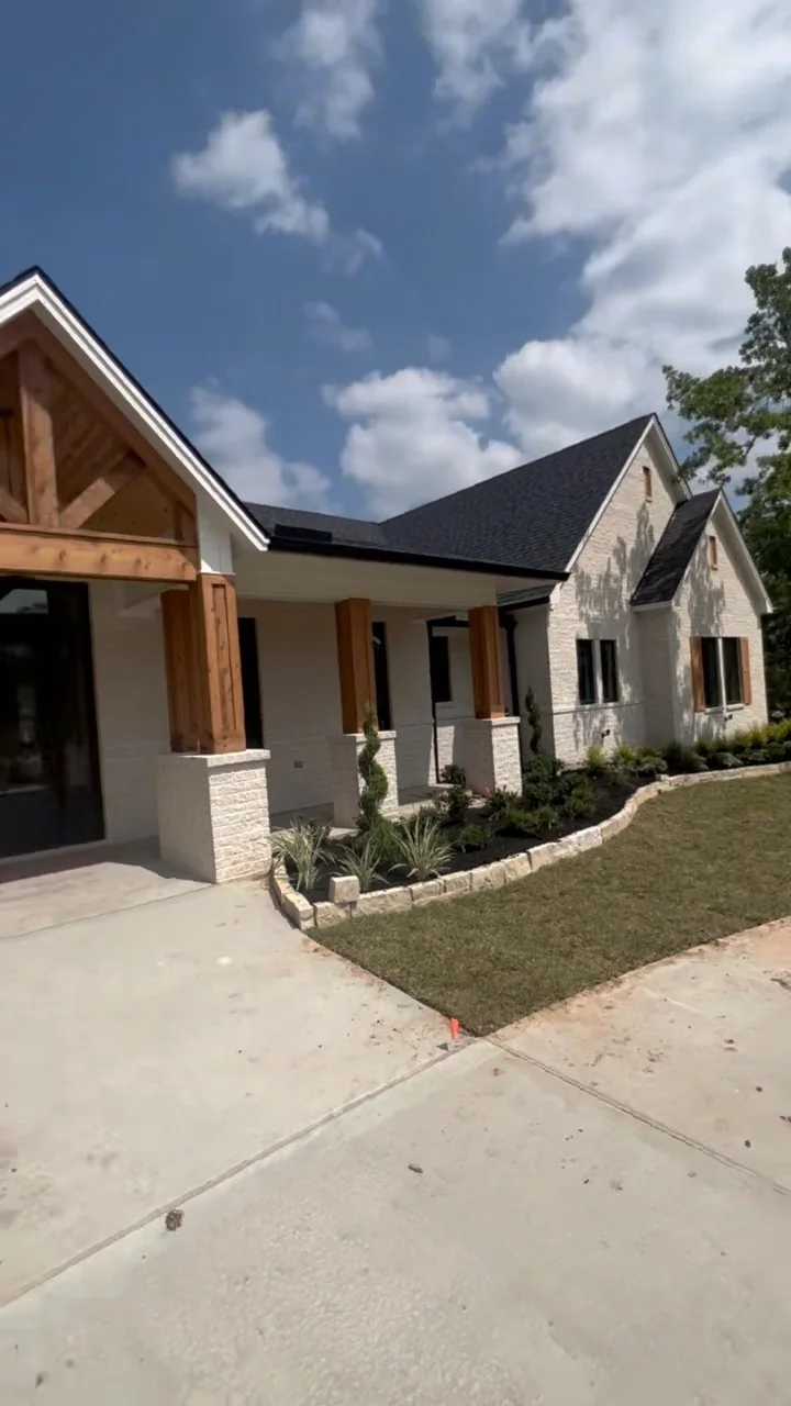 A finished Tredway custom home exterior in the Bryan and College Station area