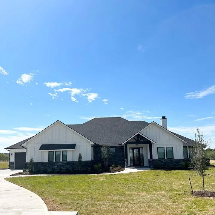 A finished Tredway custom home exterior in the Bryan and College Station area
