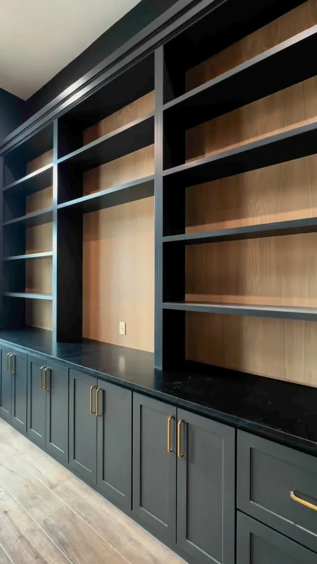 A living, dining or built in space in a Tredway custom home
