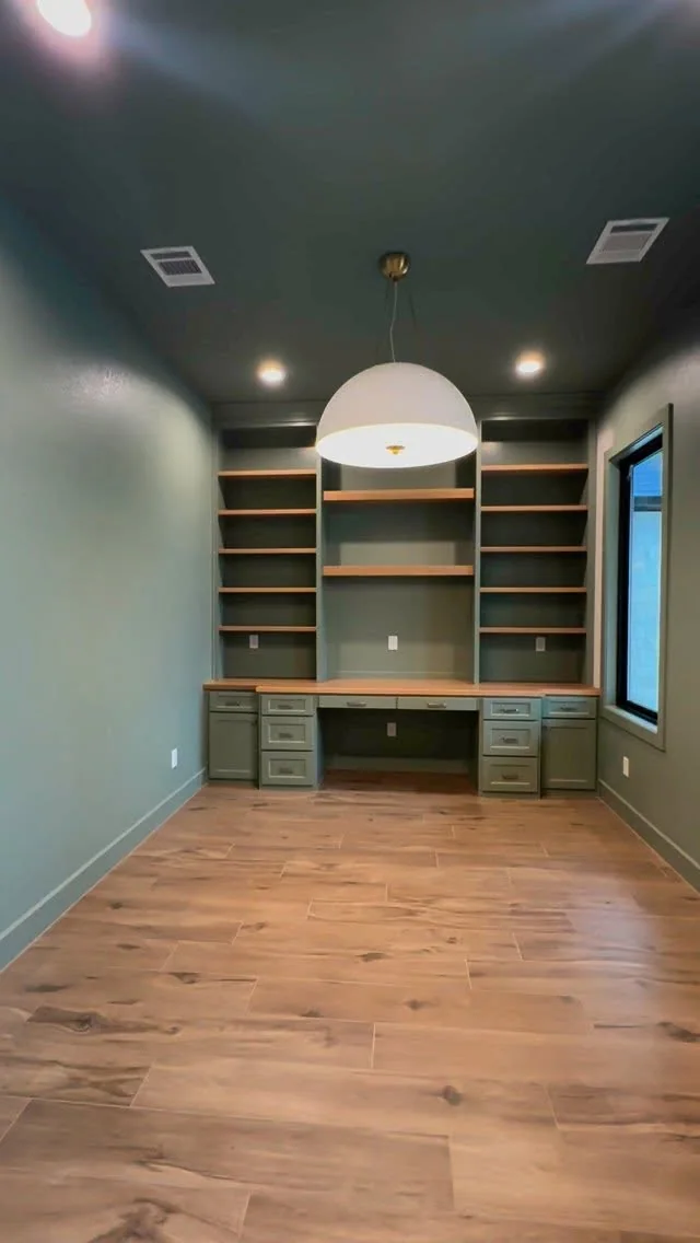 A living, dining or built in space in a Tredway custom home