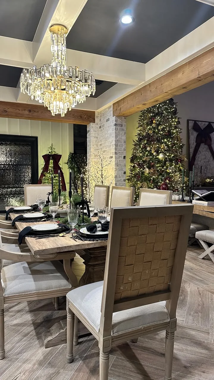 A living, dining or built in space in a Tredway custom home